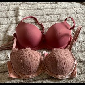 2 Victoria secret bras